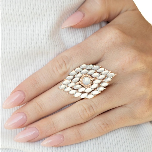 Paparazzi Incandescently Irresistible - Rose Gold Ring